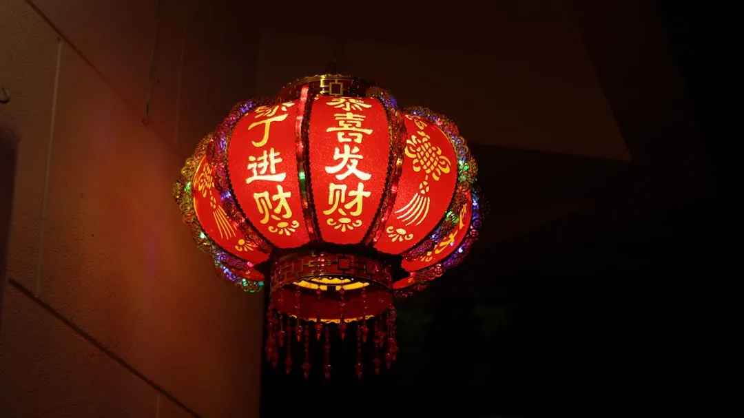 触屏手套导电纱线技术解析：从纤维结构到触控灵敏度的工艺关键